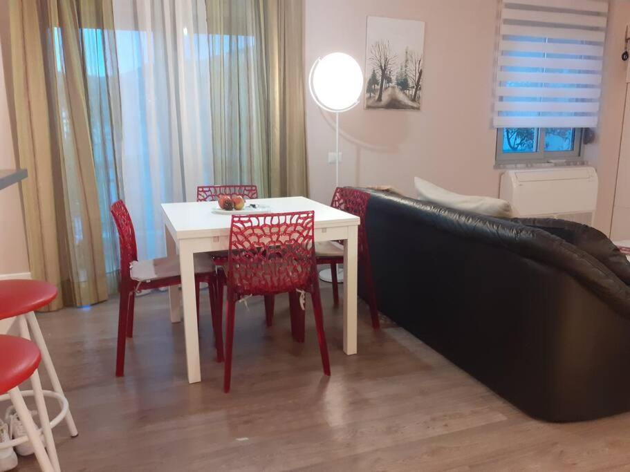 Lake View Apartment 地拉那 外观 照片