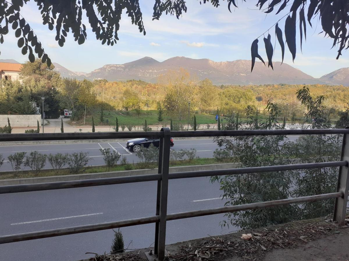 Lake View Apartment 地拉那 外观 照片