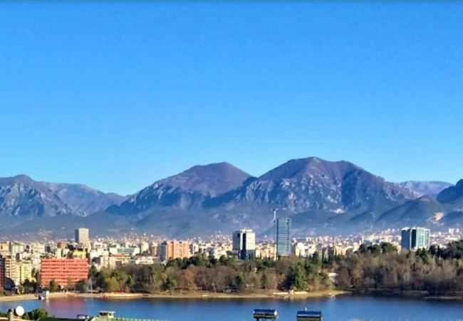 Lake View Apartment 地拉那 外观 照片