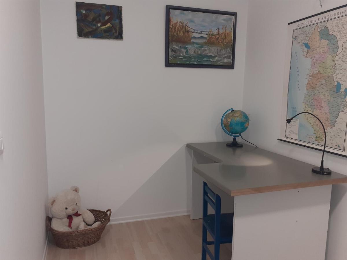 Lake View Apartment 地拉那 外观 照片