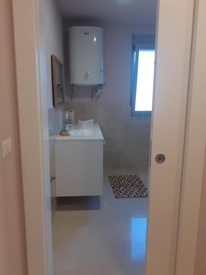 Lake View Apartment 地拉那 外观 照片