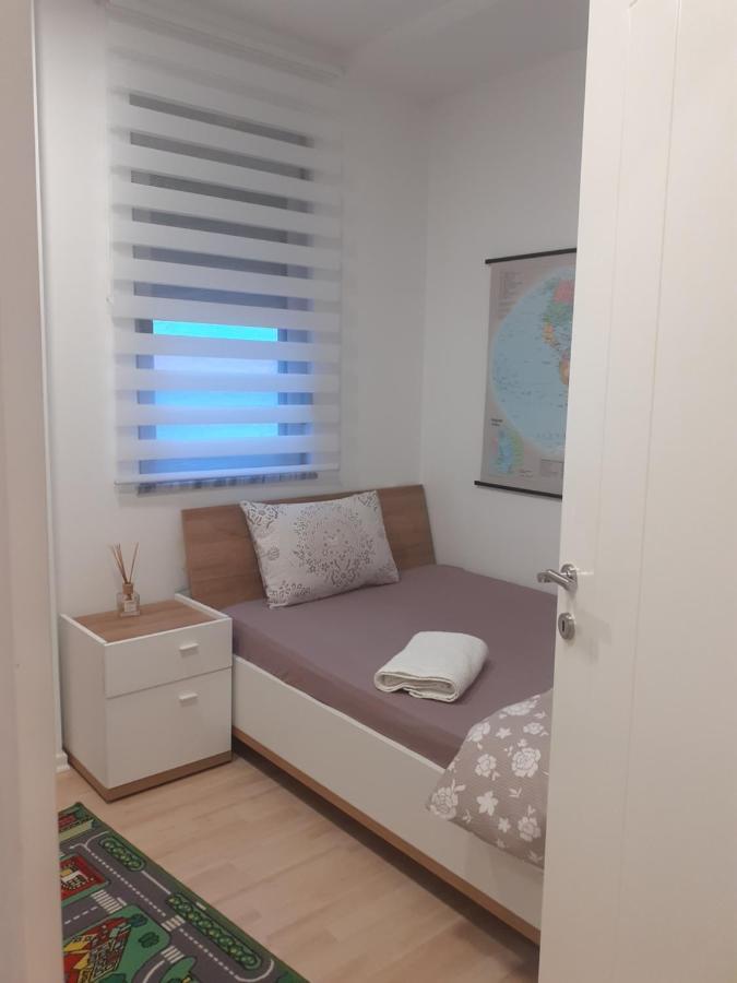 Lake View Apartment 地拉那 外观 照片